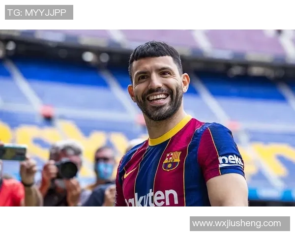 帅气男足球明星高清图片集锦展现运动魅力与风采