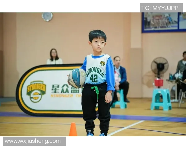 篮球明星的身姿与驼背现象探讨运动员健康与形态的关系